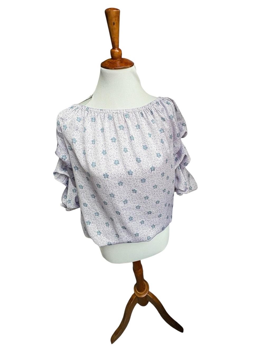 Vince Camuto Lavender Floral Ruffle Sleeve Blouse